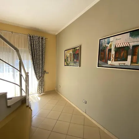 Tirana Hotel *
