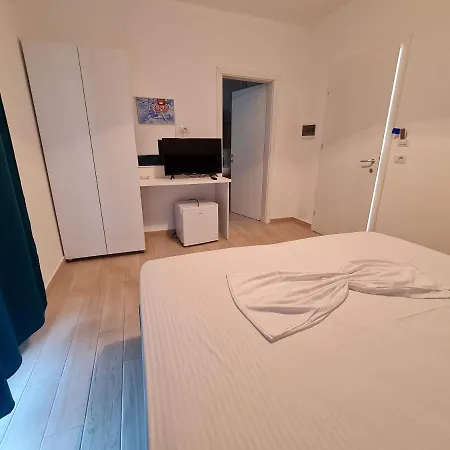 Tirana Hotel *